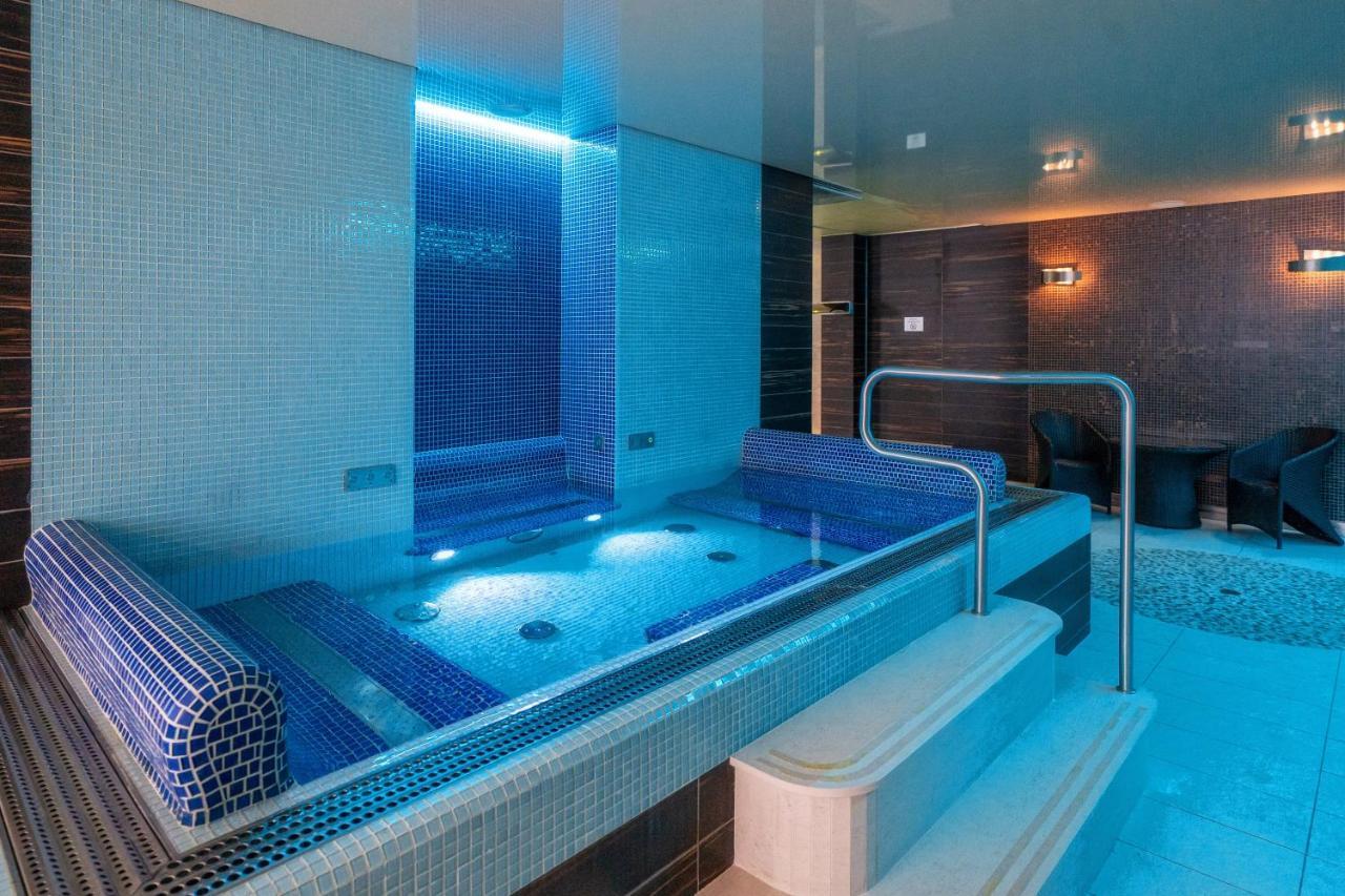 Hotel & Spa Czarny Gron Rzyki Eksteriør billede