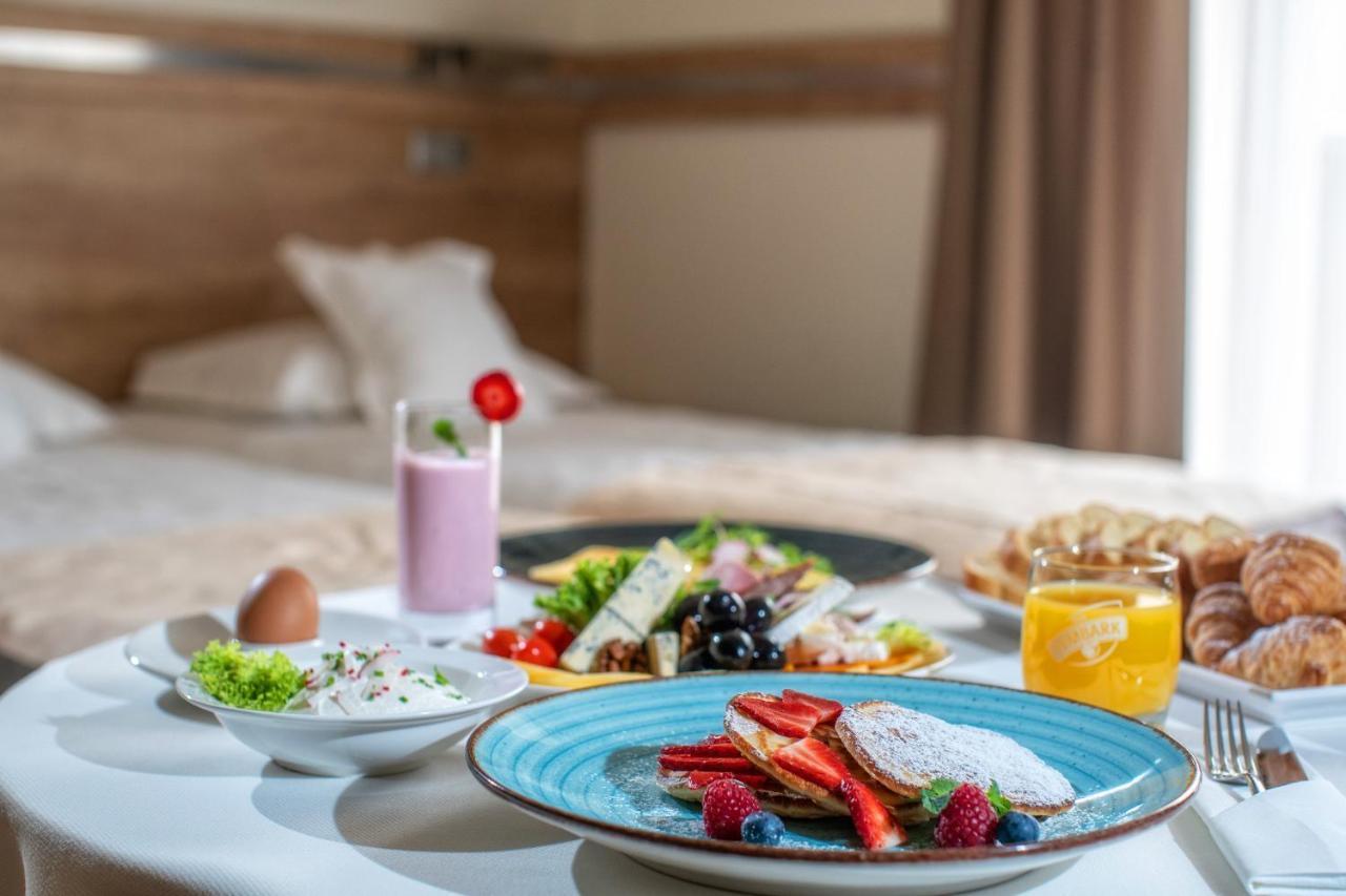 Hotel & Spa Czarny Gron Rzyki Eksteriør billede