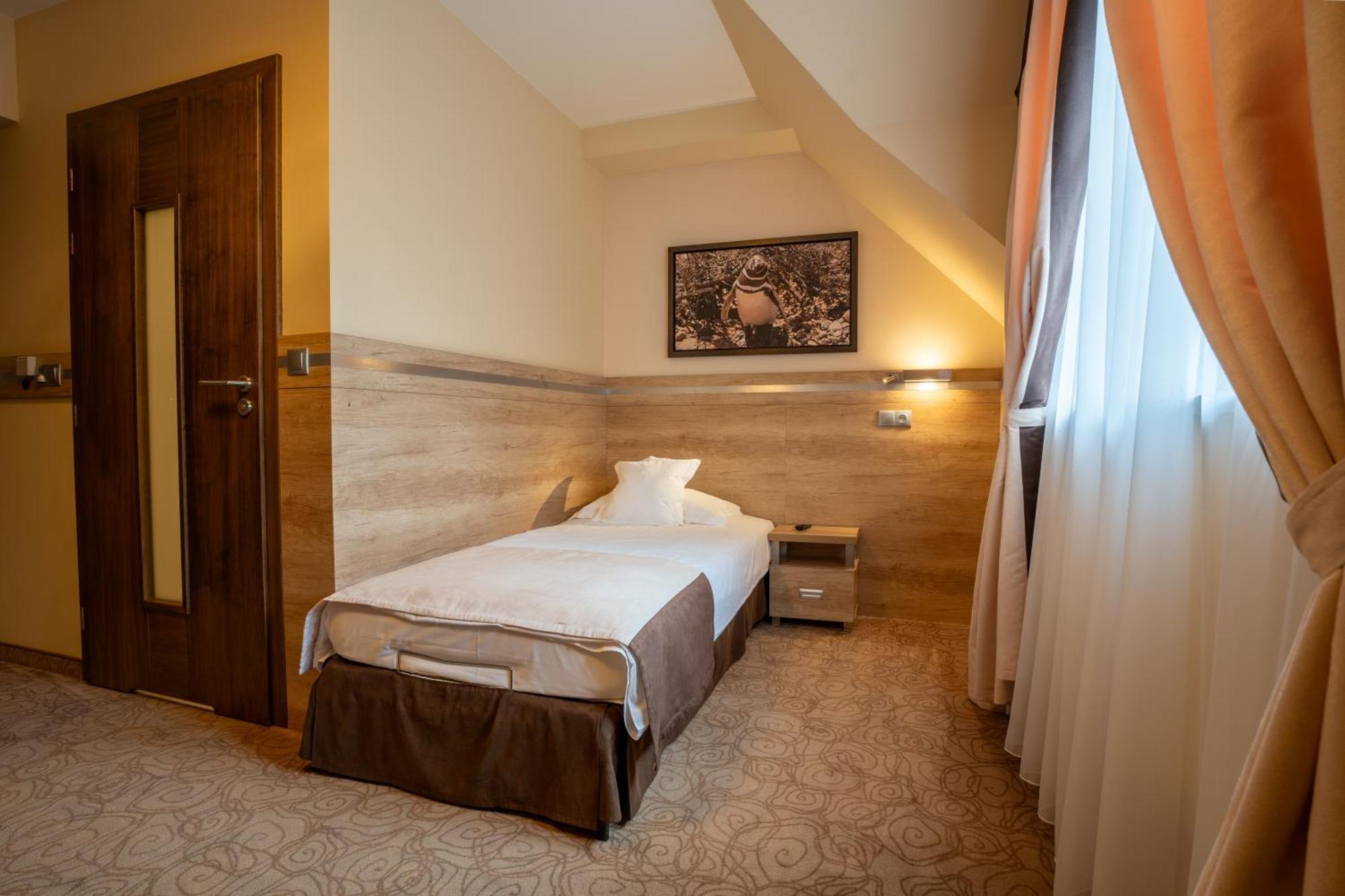 Hotel & Spa Czarny Gron Rzyki Eksteriør billede