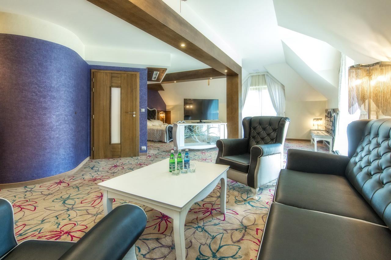 Hotel & Spa Czarny Gron Rzyki Eksteriør billede